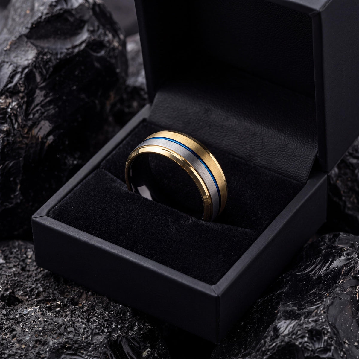 Mens Tungsten Wedding Band,Mens Wedding Rings,Unique Wedding Ring,18K Gold Rings,Hammered Silver Ring Women,Black Rings Women,Blue Wide Ring