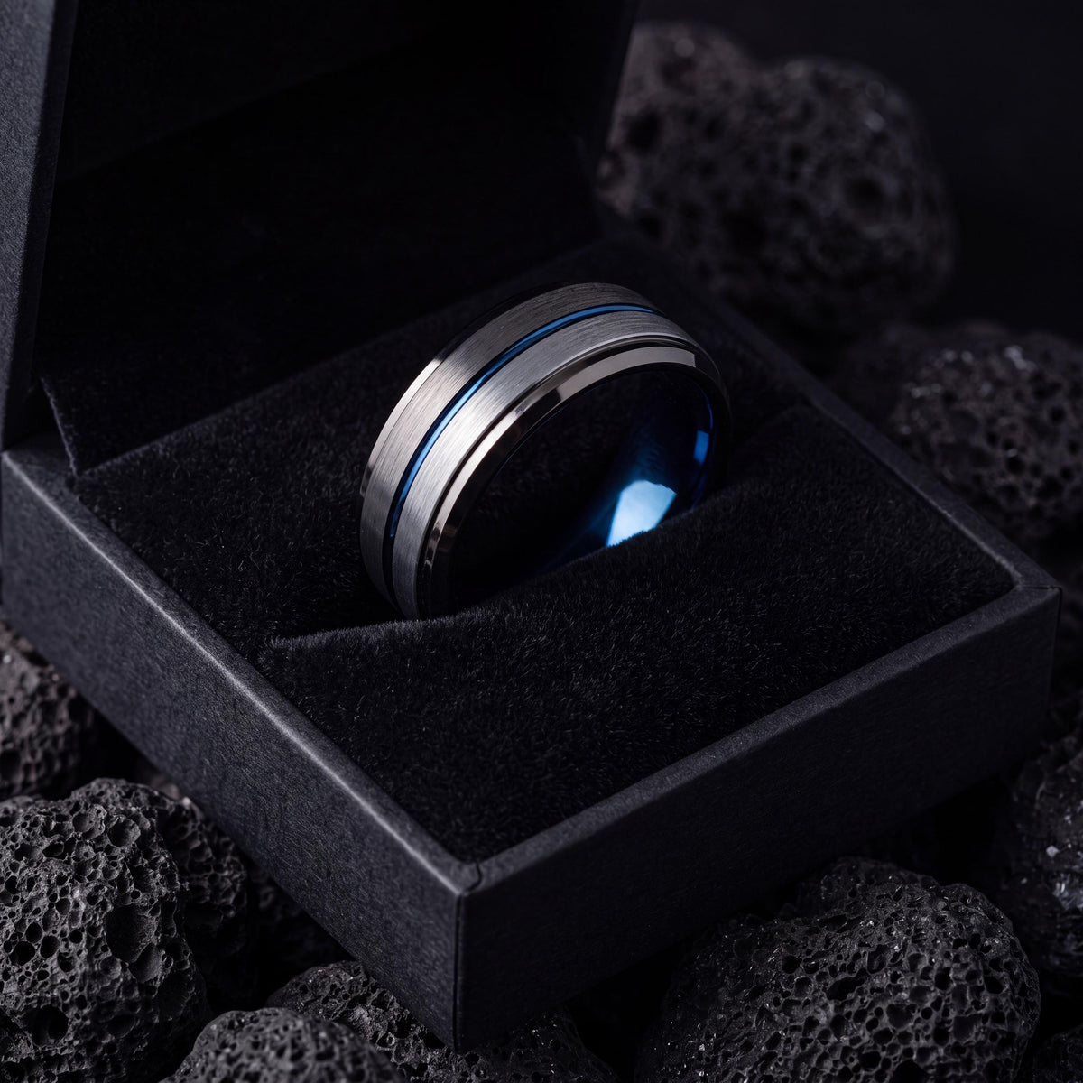 Mens Wedding Band,Tungsten Wedding Band,Wedding Bands Women,Mens Wedding Ring Unique,Gunmetal Men Wedding Band,Mens Ring Silver,Blue Rings,8