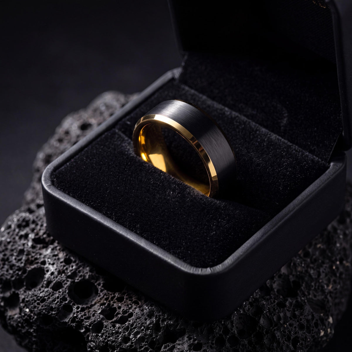 Wedding Bands,Mens Tungsten Wedding Band,Wedding Engagement Rings,Wedding Rings Sets His and Hers,Hammered Gold Wedding Band Men,Black Rings